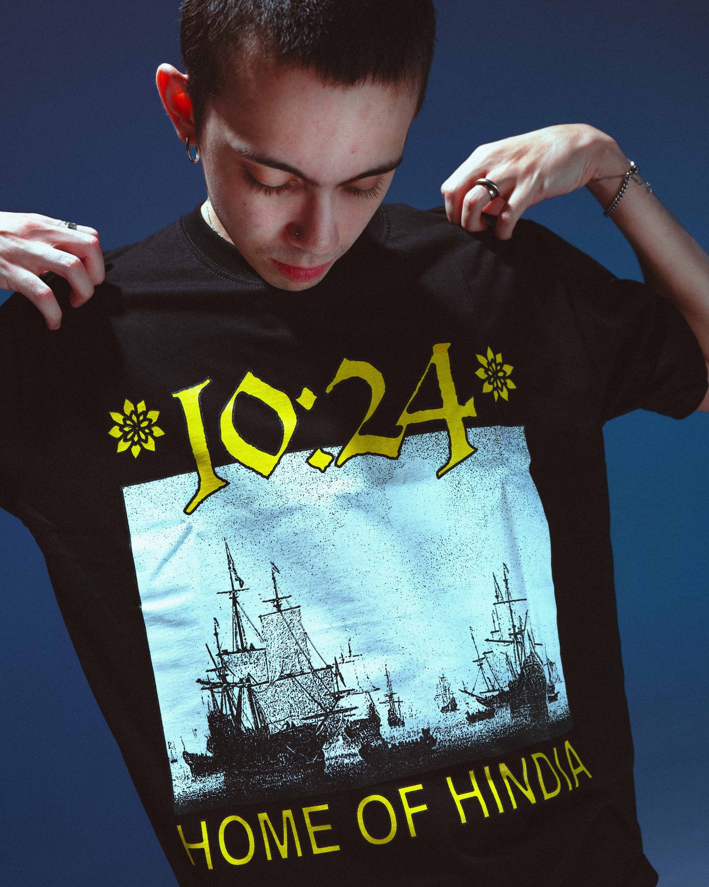 Hindia - 1024 - Boxy T-shirt - Black — size chart
